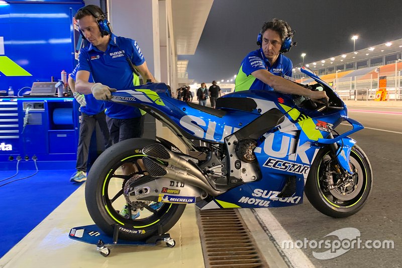 Dettaglio dello scarico di una Suzuki MotoGP