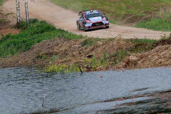 Pierre-Louis Loubet, Vincent Landais, Hyundai 2c Competition Hyundai i20 Coupe WRC