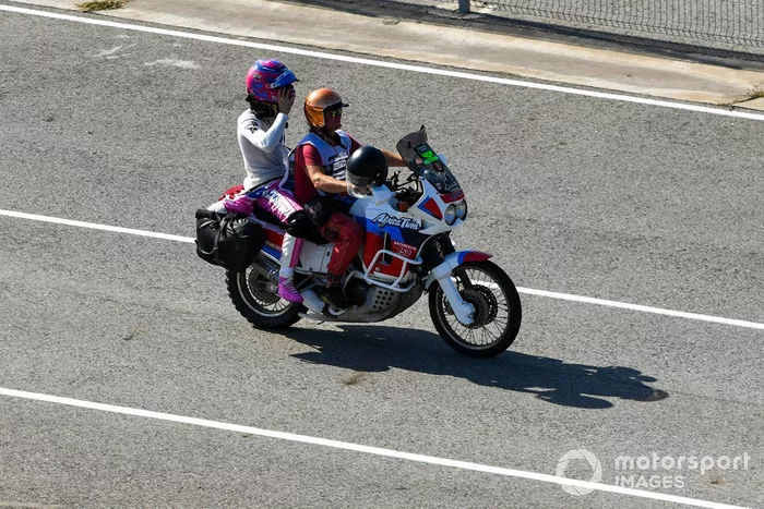 Lance Stroll, Racing Point, después de chocar