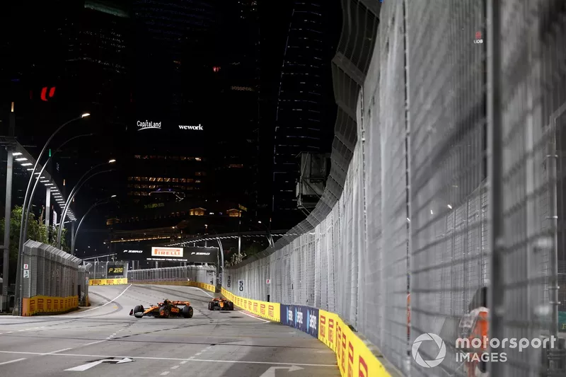 Lando Norris, McLaren MCL60, Oscar Piastri, McLaren MCL60