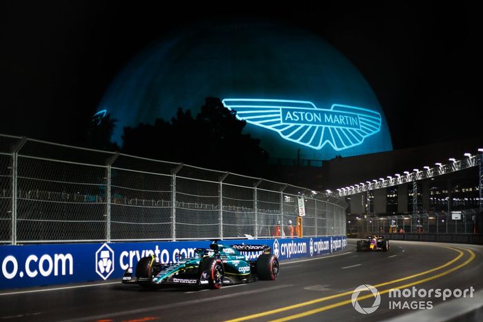 Lance Stroll, Aston Martin AMR23, Max Verstappen, Red Bull Racing RB19