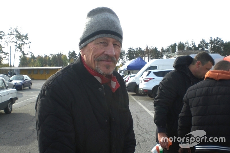 Володимир Строкань - ранкова задумливість перед кільцевим дебютом в 60!