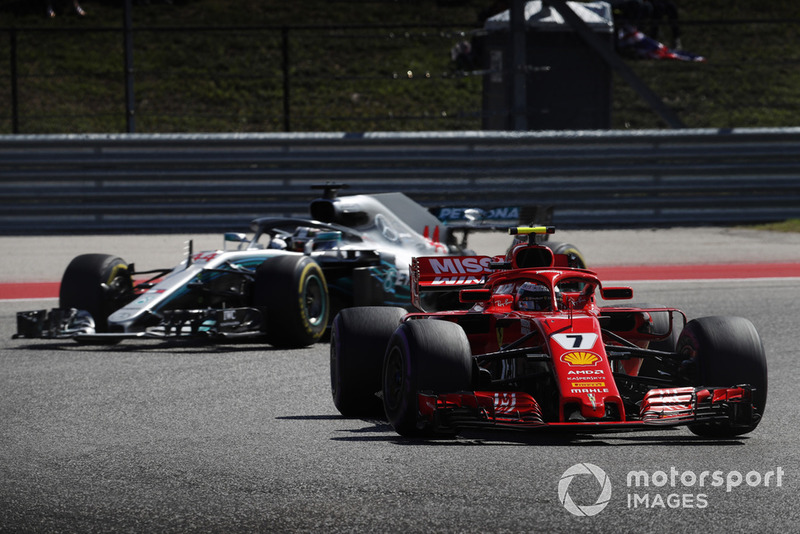 Kimi Raikkonen, Ferrari SF71H, Lewis Hamilton, Mercedes AMG F1 W09 EQ Power+