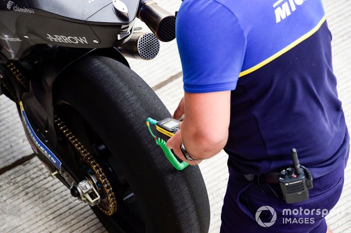 Medidor de temperatura del neumático