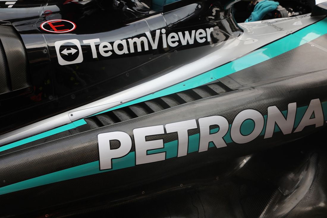 Mercedes W15 detalle