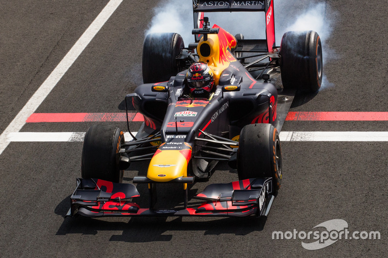 Max Verstappen met RB8 tijdens Jumbo Racedagen