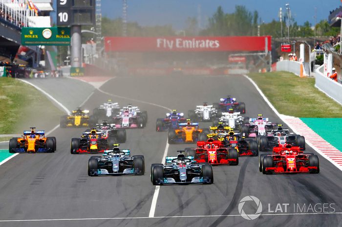 Arrancada: Lewis Hamilton, Mercedes AMG F1 líder