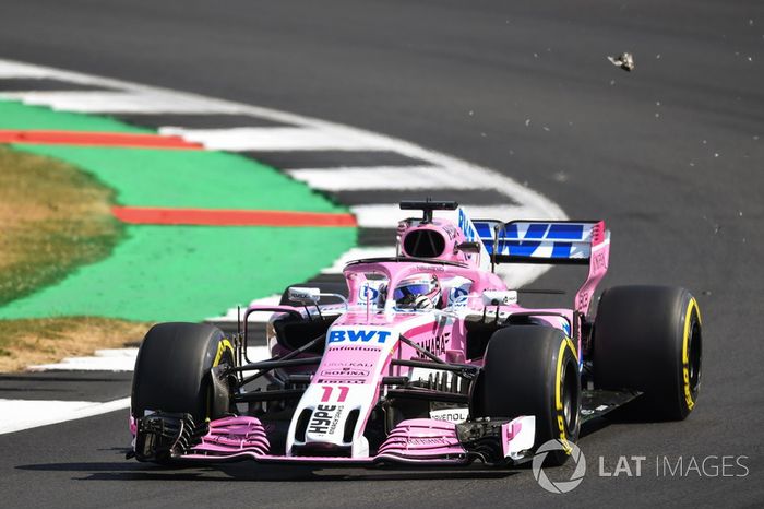 Sergio Perez, Force India VJM11 colisiona con un pájaro