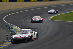 #93 Porsche GT Team Porsche 911 RSR: Патрік Пілет, Нік Тенді, Ерл Бембер