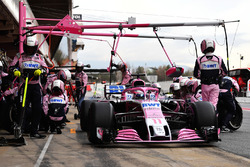 Sergio Perez, Force India VJM11 pit stop