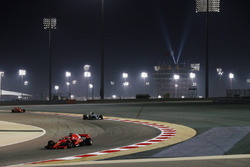 Себастьян Феттель, Ferrari SF71H, лідирує