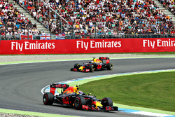 Max Verstappen, Red Bull Racing RB12 y Daniel Ricciardo, Red Bull Racing RB12