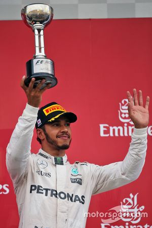 Lewis Hamilton, Mercedes AMG F1 celebra su tercer puesto en el podio