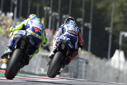 Jorge Lorenzo, Yamaha Factory Racing; Valentino Rossi, Yamaha Factory Racing