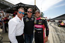 Jack Harvey, Michael Shank Racing with Andretti Autosport Honda, with Mike Shank and his father