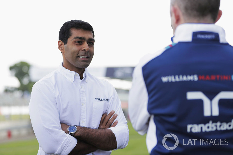 Карун Чандок розмовляє з Падді Лоу, Williams