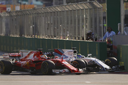 Sebastian Vettel, Ferrari SF70H, battles, Felipe Massa, Williams FW40, at the restart