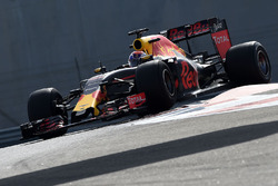 Тесты шин Pirelli 2017 года: Макс Ферстаппен, Red Bull