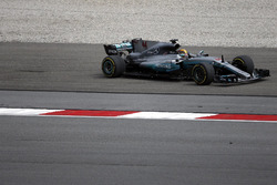 Lewis Hamilton, Mercedes-Benz F1 W08 runs wide into the gravel