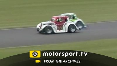 National Legends Cars: Choque masivo en Anglesey