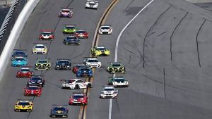 Chaotische start van de 24 uur van Daytona