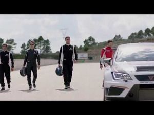 Dovizioso y Lorenzo con el CUPRA TCR.