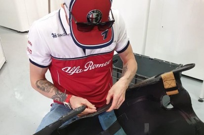 Social-Media-Hit: "Mechaniker" Kimi Räikkönen repariert seinen eigenen Sitz