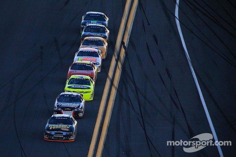Justin Boston takes control at Madison in Herr's Live Life With Flavor ARCA 200