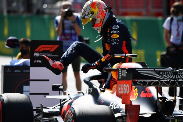 Ausfall nach elf Runden: Der Red Bull von Max Verstappen geht ein!
