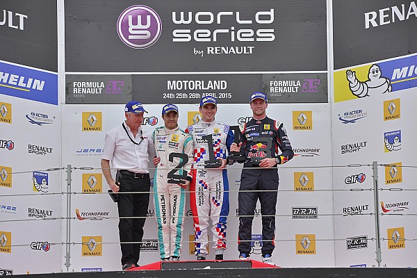 Triunfo de Rowland tras una penalizaci&oacute;n a van Buuren