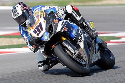 Haslam svetta con la Suzuki a Imola