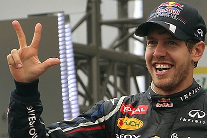 La Pirelli si complimenta con Vettel per il Mondiale