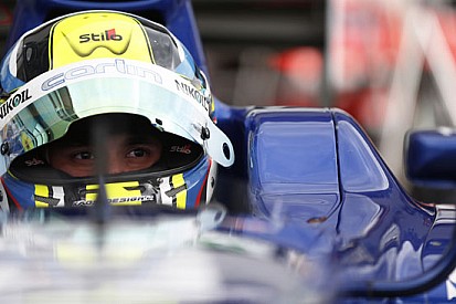 Julian Leal ai test di Silverstone con la Caterham
