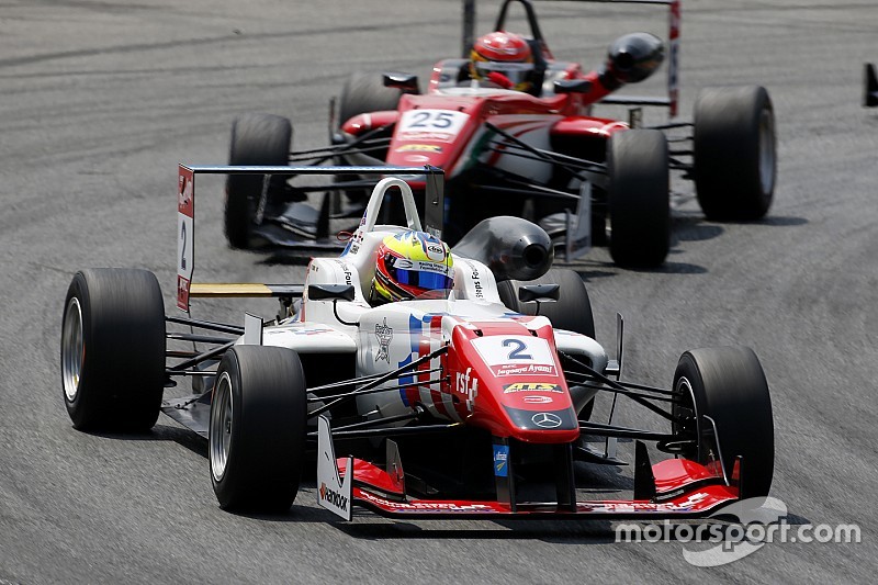 Jake Dennis consigue la pole para la tercera