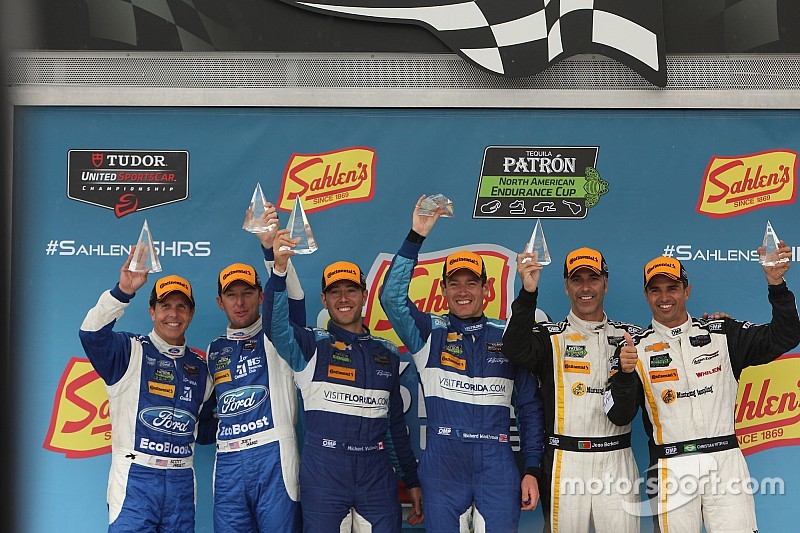 Prototype Podium: Vencedor #90 VisitFlorida.com Racing Corvette DP: Richard Westbrook, Michael Vali