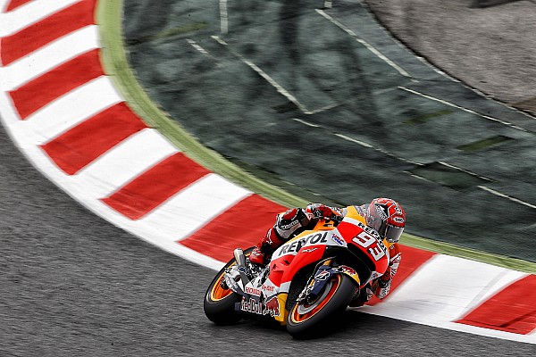 M&aacute;rquez manda, seguido de Lorenzo y Rossi