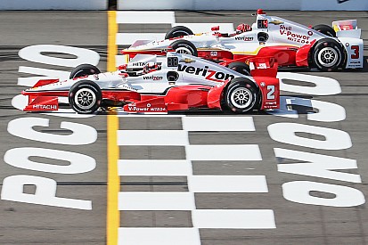 Video - Helio Castroneves gana la pole en Pocono; fuerte choque de Kimball