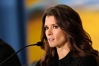 Danica ignora cr&iacute;ticas y dice que la F1 es "s&oacute;lo apariencia"