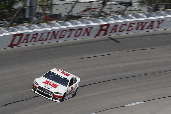 Keselowski larga na pole em Darlington