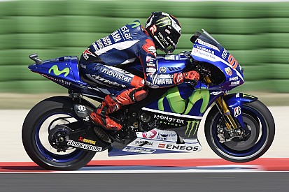 Lorenzo domina la 3° práctica, delante de Márquez y de Rossi