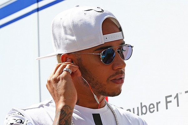 Nas redes sociais Hamilton ganha de pilotos, mas apanha de esportistas