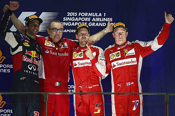 Vettel se llevó la victoria en Singapur y Hamilton abandonó