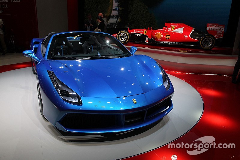 Vidéo - La Ferrari 488 Spider en Norvège
