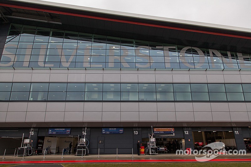 Silverstone "Wing"" pit lane"