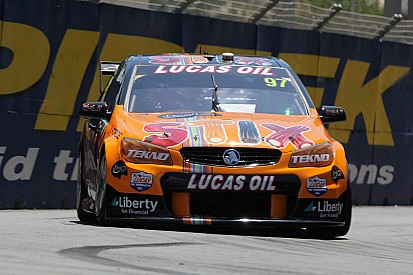 Gold Coast V8: Van Gisbergen/Webb eenvoudig naar winst in zaterdagrace