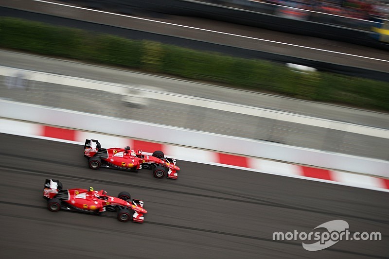 Sebastian Vettel, Ferrari SF15-T e Kimi Raikkonen, Ferrari SF15-T