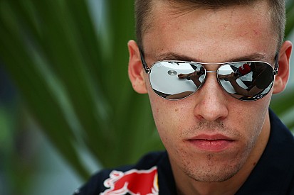 Daniil Kvyat niet bang voor opkomende Verstappen en Sainz