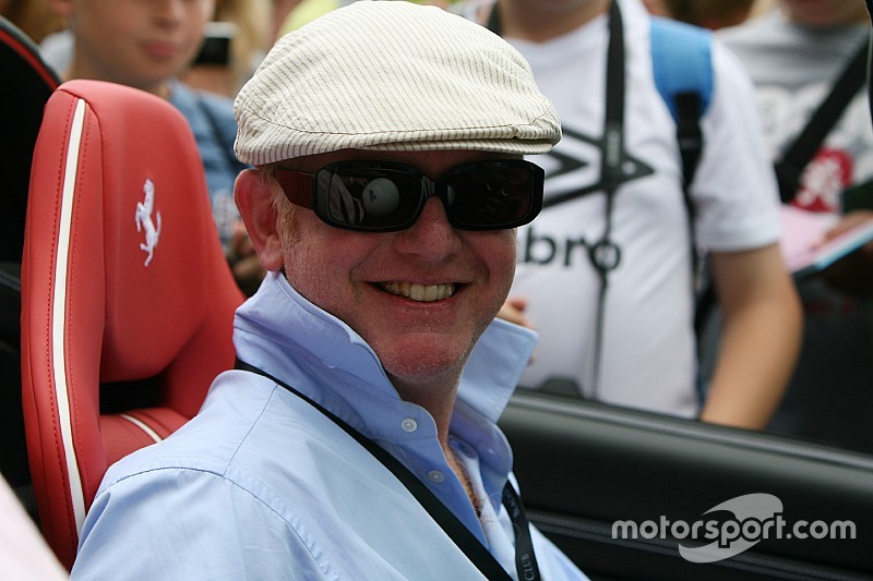 Chris Evans bevestigt: Top Gear keert in mei terug bij de BBC