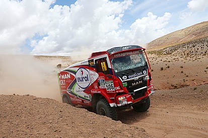 Dakar Trucks, Stage 6: Stacey regains lead with second stage win