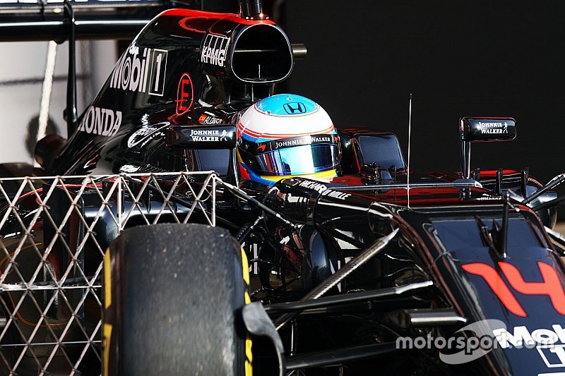 Fernando Alonso, McLaren MP4-31 running sensor equipment